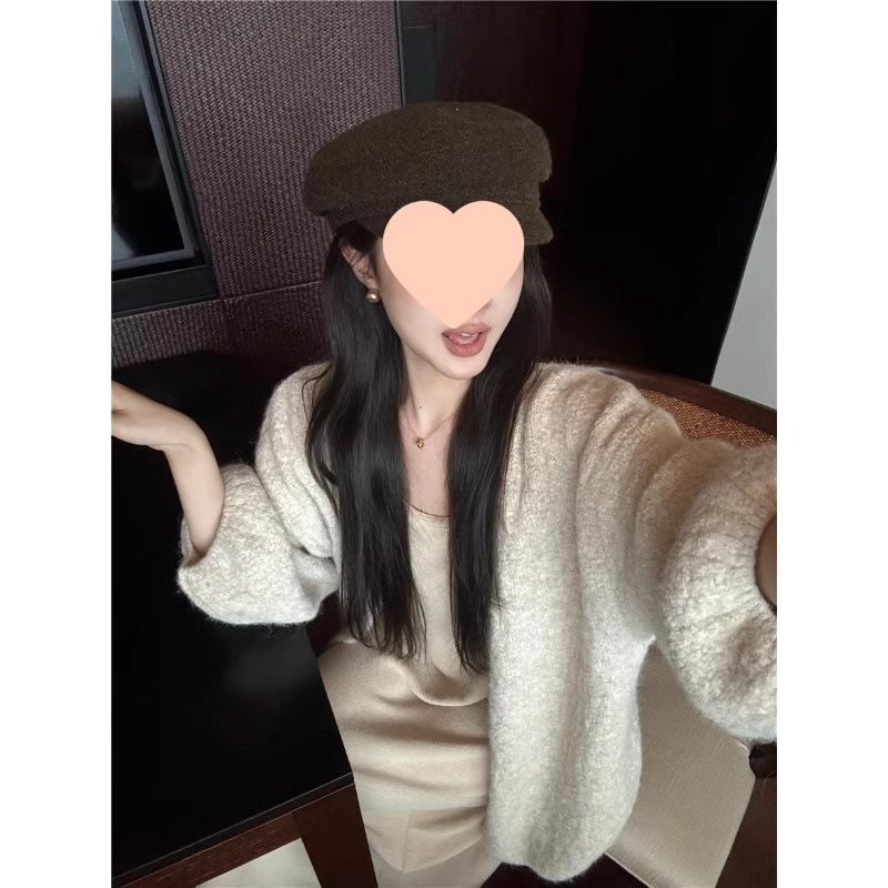 Cardigan tricotat pentru femei - croi lejer, decolteu în V, mâneci lungi, lungime scurtă, confectionat prin tricotare