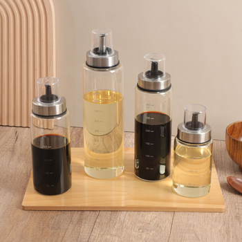 Μπουκάλι λαδιού από γυαλί με αυτόματο άνοιγμα-κλείσιμο, μοντέρνος μινιμαλιστικός σχεδιασμός, εκτυπωμένο λογότυπο.