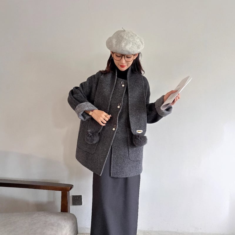 Palto de femei dublu fațat din lână cu design patchwork, 70–80% lână, croială Slim, lungime medie, guler rotund, mâneci lungi, închidere cu nasturi în față