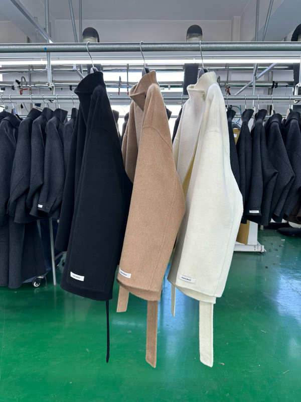 Palto de lână pentru femei cu guler înalt, lână dublă față, lungime regulată, mâneci Raglan, închidere cu nasturi pe un rând, stil minimalist casual coreean