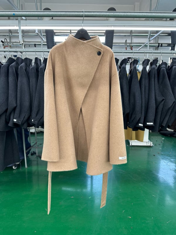 Palto de lână pentru femei cu guler înalt, lână dublă față, lungime regulată, mâneci Raglan, închidere cu nasturi pe un rând, stil minimalist casual coreean