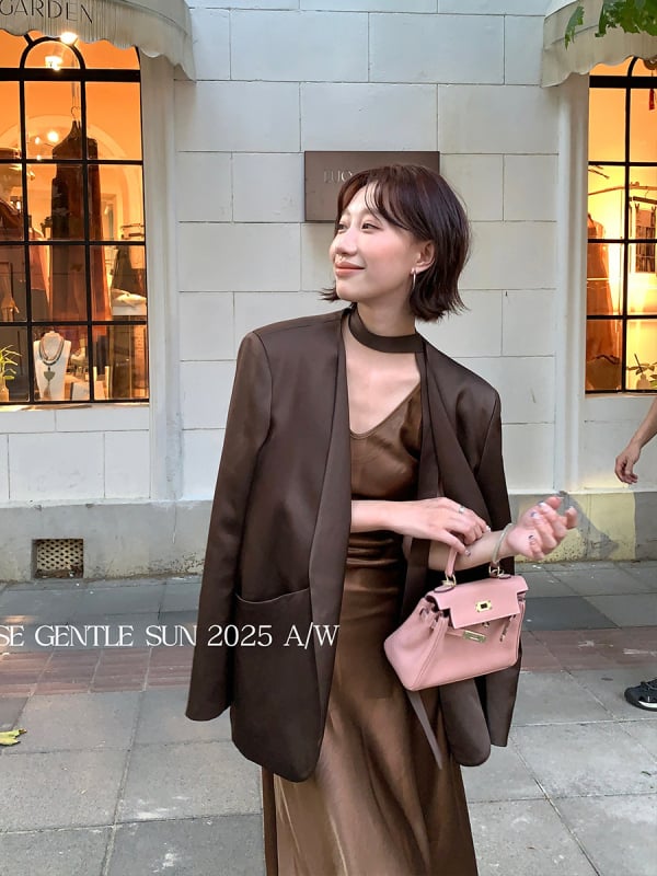 Női rövid zakó V-nyakkal, hosszú ujjú, kollázs dizájn, szintetikus rostok keveréke, őszi 2025