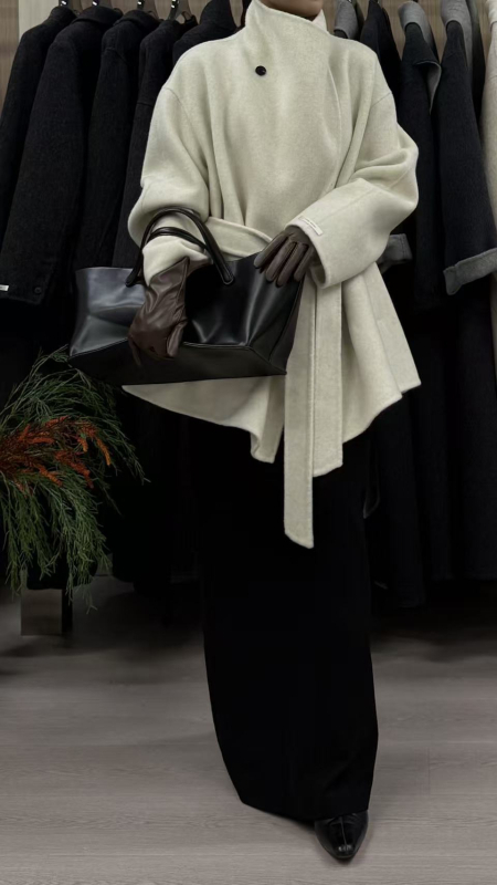 Palton reversibil din lână pentru femei, cu guler înalt, lungime scurtă (40–50 cm), cu șnur în față și curea, material gros, croială lejeră