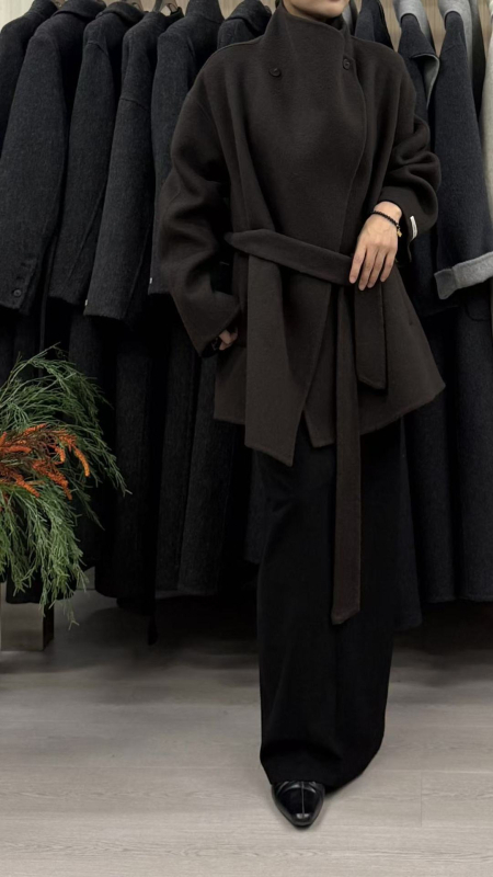 Palton reversibil din lână pentru femei, cu guler înalt, lungime scurtă (40–50 cm), cu șnur în față și curea, material gros, croială lejeră