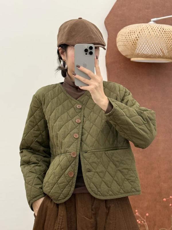 Jachetă damă quilted din bumbac, ușoară, scurtă, mâneci lungi, decolteu rotund, stil literar retro, material din bumbac 70–80%