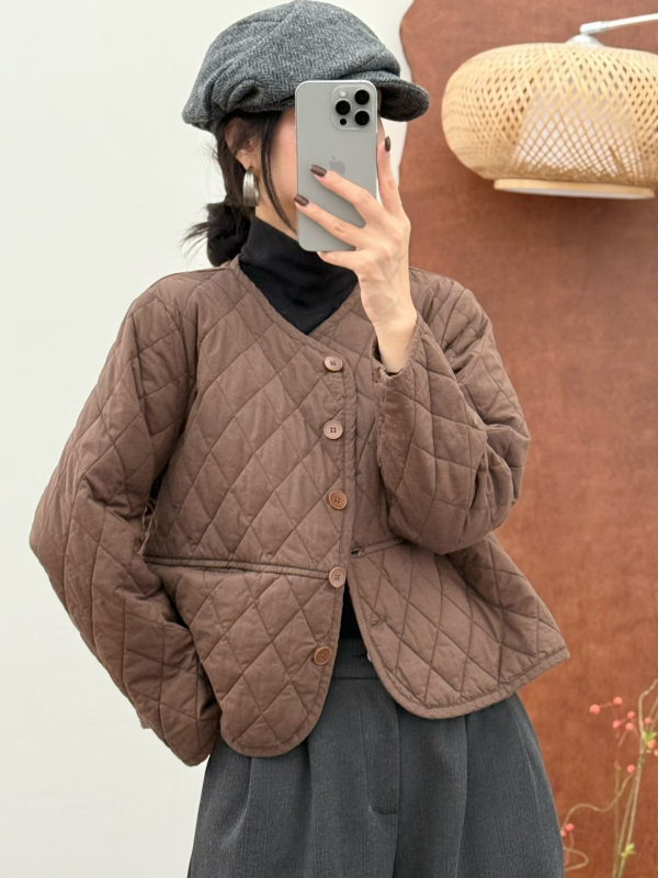 Jachetă damă quilted din bumbac, ușoară, scurtă, mâneci lungi, decolteu rotund, stil literar retro, material din bumbac 70–80%