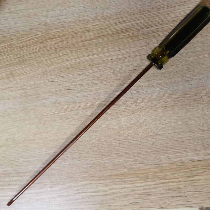 Κατσαβίδι για ραπτικές μηχανές, μαγνητικό, από χρωμιο-βάνadium χάλυβα CR-V, λαβή PVC, κεφαλές επίπεδης και σταυρικής μορφής