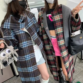 Palton de damă din lână, croială cocoon, carouri, guler cu fular, lungime 80-100 cm, material din lână mixt (70-80% lână)