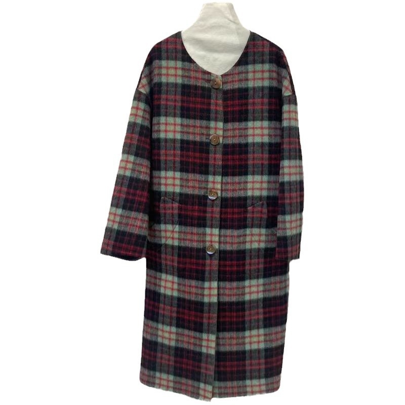 Palton de damă din lână, croială cocoon, carouri, guler cu fular, lungime 80-100 cm, material din lână mixt (70-80% lână)