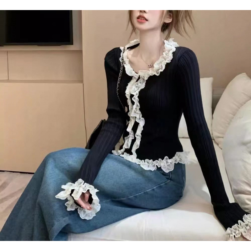Kardigan od pletene s čipkastim panelima, slim fit, dugi rukavi, četvrtasti izrez, kratka duljina