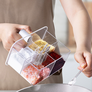 Falra szerelhető fűszertároló doboz, zárható, nedvességálló, integrált több rekesz a szilárd fűszerekhez, műanyag, testreszabható