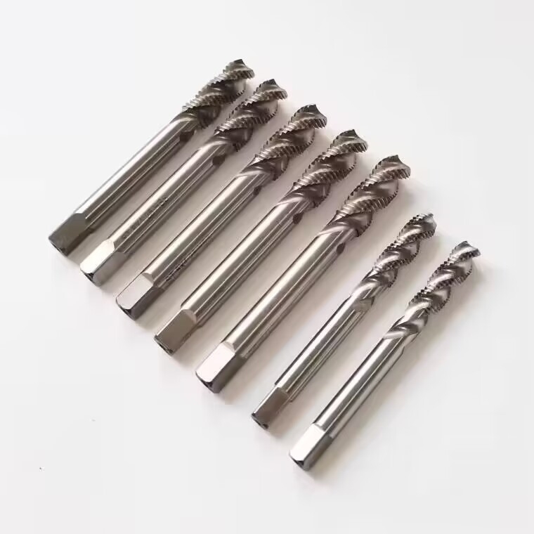 Molimo potvrdite: trebam li koristiti engleske tehničke termíne kao oslonac za sve jezike radi dosljednosti (npr. Spiral Machine Tap, Fully Ground, BSW Thread), ili dati potpuno izvorne prijevode za svaki jezik?