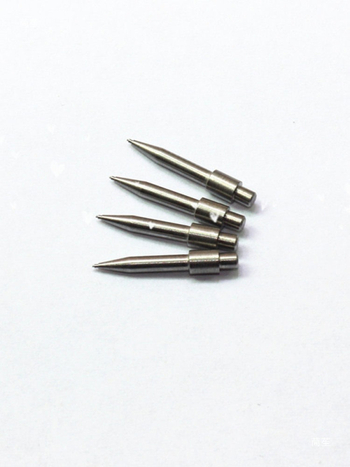 LED die-bonding gép adagolófeje, dupla fej, wolfrám‑acél adagolóhegy, bakelit beszívócső, felső csap