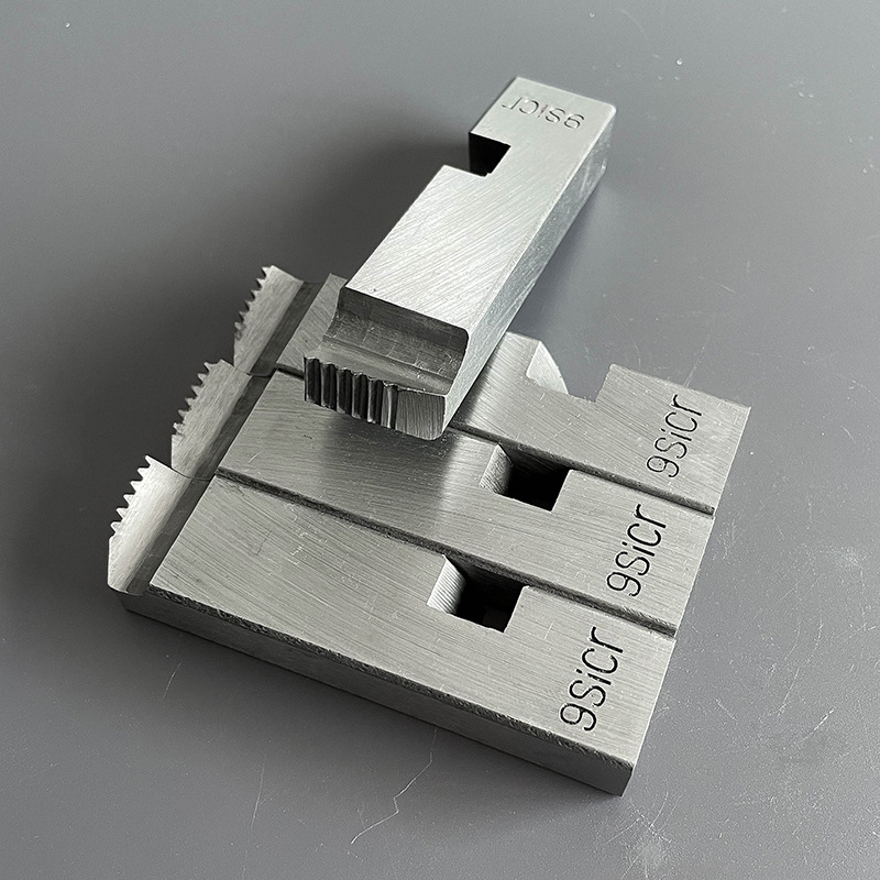 Elektromos menetkészítő készlet 9SiCr ötvözetű acélból, 100 típusú menetfúrók