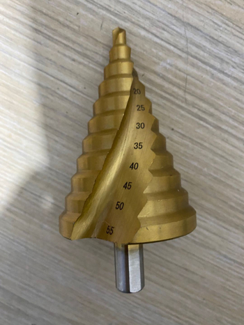Pagoda svrdlo sa korakom 6–55 mm, za nehrđajući čelik i drvo, konični bušač s kobaltnim legurom