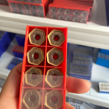 Lama de frezat CNC, unghi de 45°, model HNGX0906ANSN-R, pentru prelucrarea oțelului, oțelului inoxidabil și fontă.