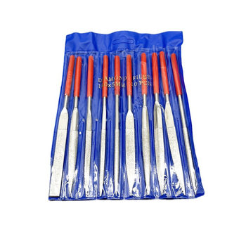 Öt darabos gyémántos reszelő készlet; formák: sík, félköríves, háromszög, négyszög; anyag: acél; fin fogazat; minta: egységes; faipari felhasználás