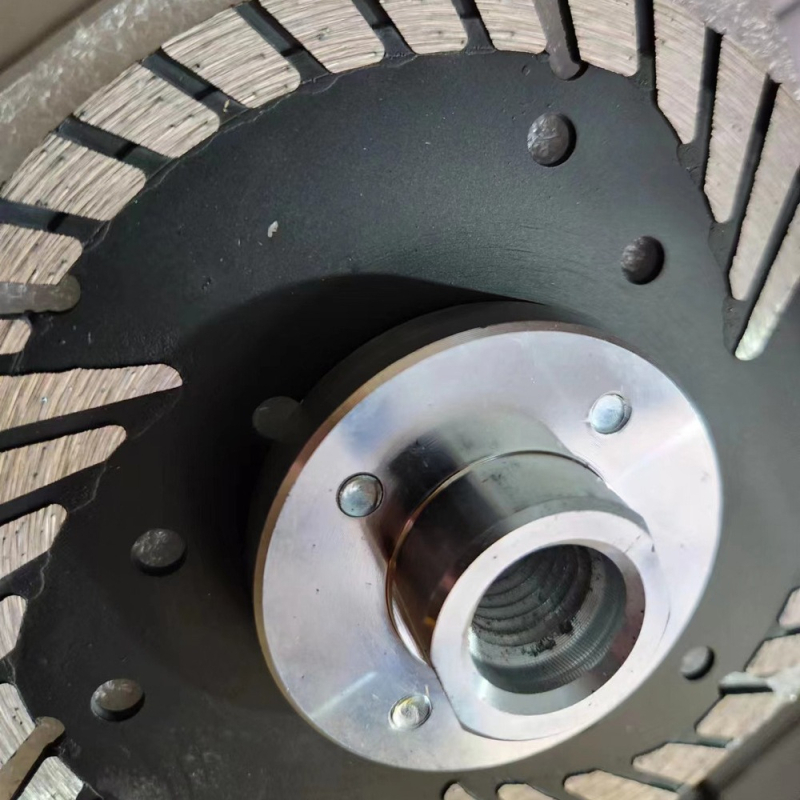 Cosmic Front flánzos gyémánt vágó lap gránit és márványhoz, cápafog, háromszög hullám, forrópréselt, modell 115