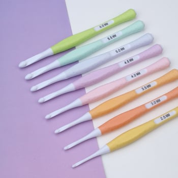 Set kukica za pletenje s mekanim držačem, ABS plastika, 8 komada