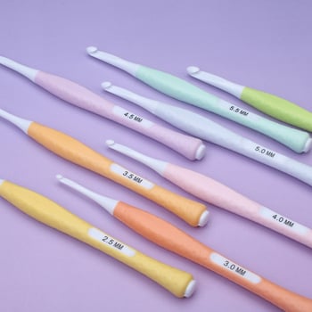 Set kukica za pletenje s mekanim držačem, ABS plastika, 8 komada