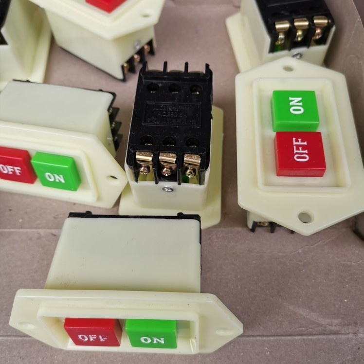 LC3 trofazni tipkački starter prekidač, 380V/220V, 10A