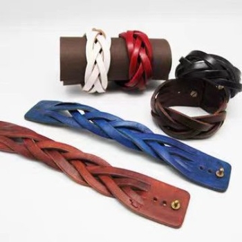 Kalup noža za kožni narukvicu s pet niti – DIY alat za kožu s drvenom pločom