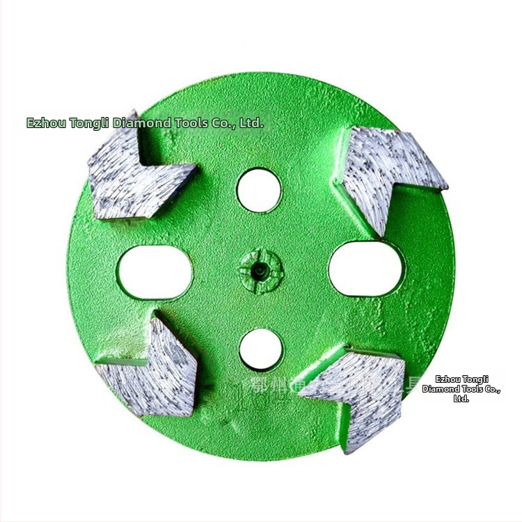 Diamantová brúsna hlava s šípovitými zubami, model s 5 otvorami, na renováciu starých epoxidových podláh a brúsenie betónu
