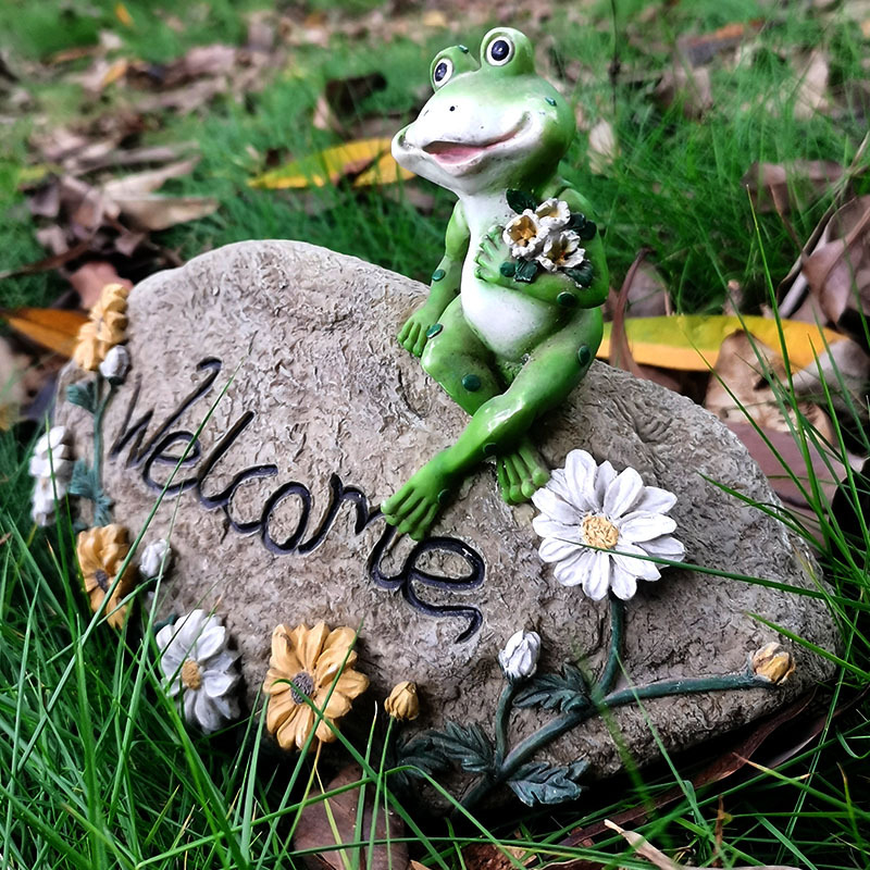 Statuetă de grădină din rășină – broscuța de exterior, Brand: q-gloay Quanrong, Material: rășină sintetică, Ambalaj: carton