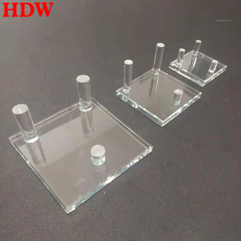 Suport de afișare din cristal pentru mostre mineralogice, cu bază din cristal