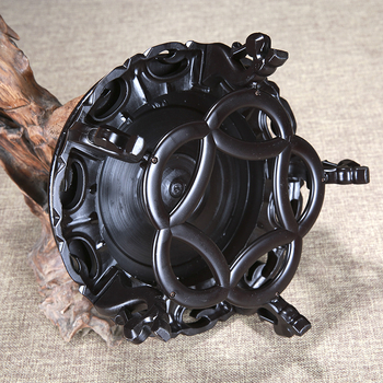 Statuie Buddha din rășină sintetică pe platou circular din lemn — decor geometric pentru vază, ghiveci sau acvariu