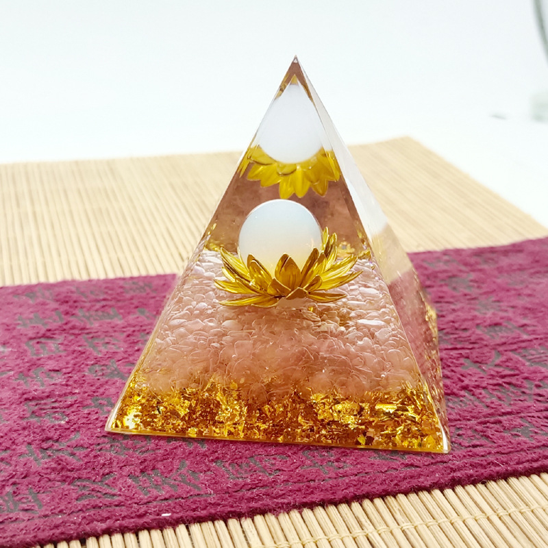 Smoljena piramida s lotosom, dekoracija za stol i auto, moderni minimalistički stil