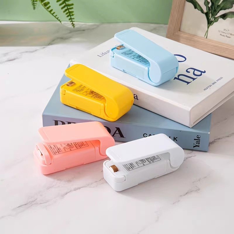 Clip de sigilare portabil pentru alimente, FKJ-002, cod de bare 6941788213067, lansare în 2025, stil modern minimalist.