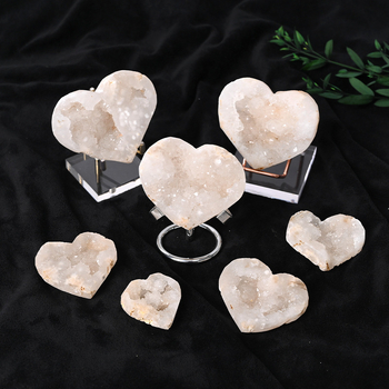 Ornament inimă din cristal geode natural, marcă Chuse, cristal natural, stil modern minimalist, ambalaj carton