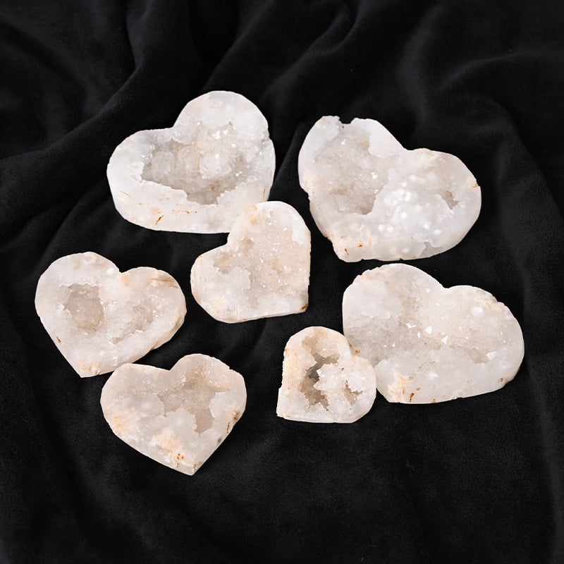 Ornament inimă din cristal geode natural, marcă Chuse, cristal natural, stil modern minimalist, ambalaj carton