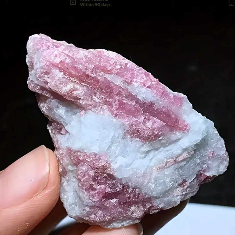 Turmalin nyers kő dekoráció, kristálypéldány aromaterápiás diffúzorhoz, modern-minimalista stílus