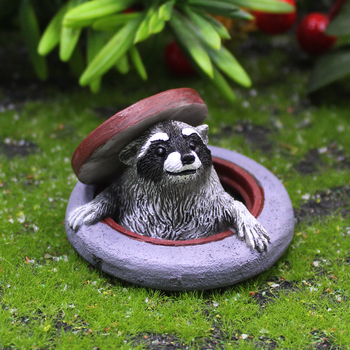 Yizun Figurica od smole raccoon – Dekor za životinje, Poklon spreman, Kartonska ambalaža