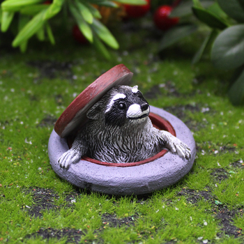 Yizun Figurica od smole raccoon – Dekor za životinje, Poklon spreman, Kartonska ambalaža