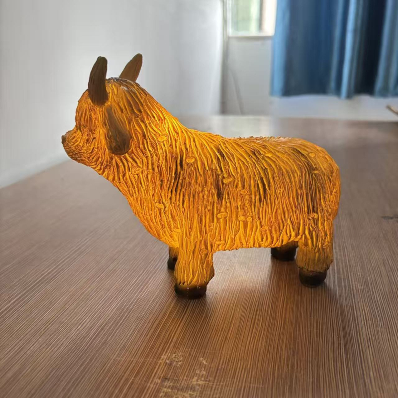 Figurină decorativă de vacă din rășină – luminoasă, brand Huiyi, stil Nou Chinezesc