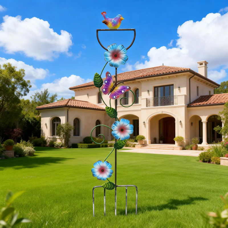 Pillangó alakú kerti vas – művészi kültéri vas szobor, földbe szúrható dísztárgy, kód 26A0082