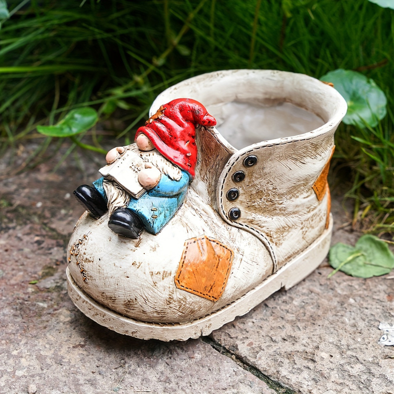 Törpe figura virágtartó pozsgásokhoz, gyantából készül, szintetikus gyanta, OPP csomagolás