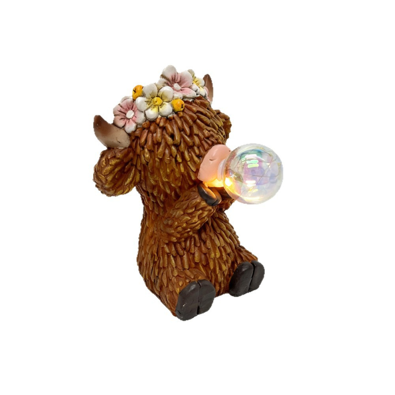 Socha od smole Highland cow, crtani stil, solarna vanjska svjetiljka, marka Housedeco