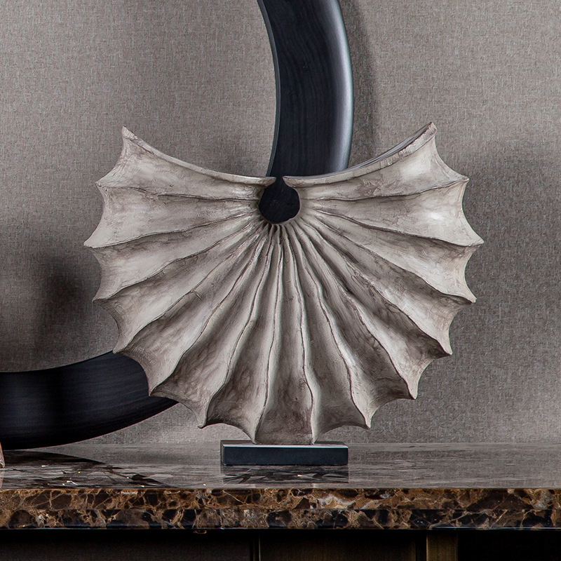 Geometrijski ukras od smole – oblik školjkastog prstena, moderni minimalistički stil, Back Garden