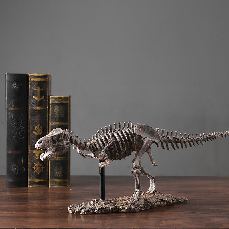 mt Ukras od smole sa skeletom dinosaura – personalizirano, kartonsko pakiranje
