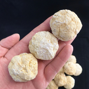 Fehér achát geóda – irodai dekoráció, modern minimalist stílus, gravírozás és polírozás, Stone Brothers