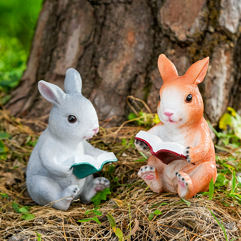 Smolnata vrtna miniatura s slatkim zekom za vanjski mikropejzaž — idiličan stil; Materijal: smola; Stil: idiličan; Tema: slatki zeko; Primjena: vrt/vanjski prostor