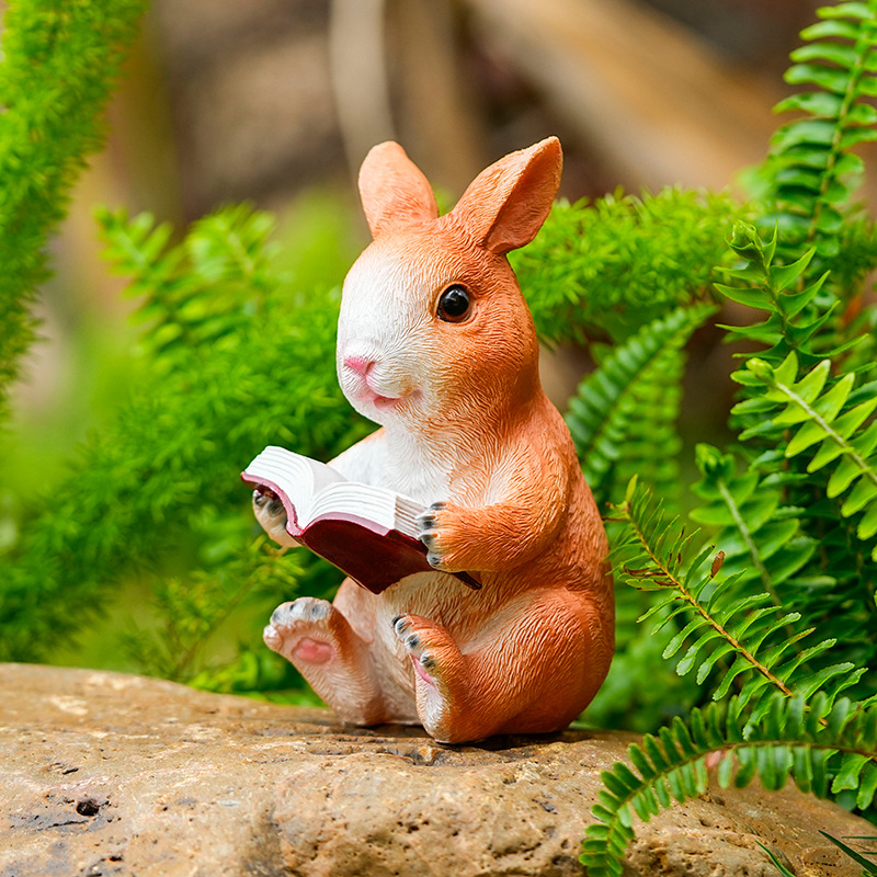 Smolnata vrtna miniatura s slatkim zekom za vanjski mikropejzaž — idiličan stil; Materijal: smola; Stil: idiličan; Tema: slatki zeko; Primjena: vrt/vanjski prostor