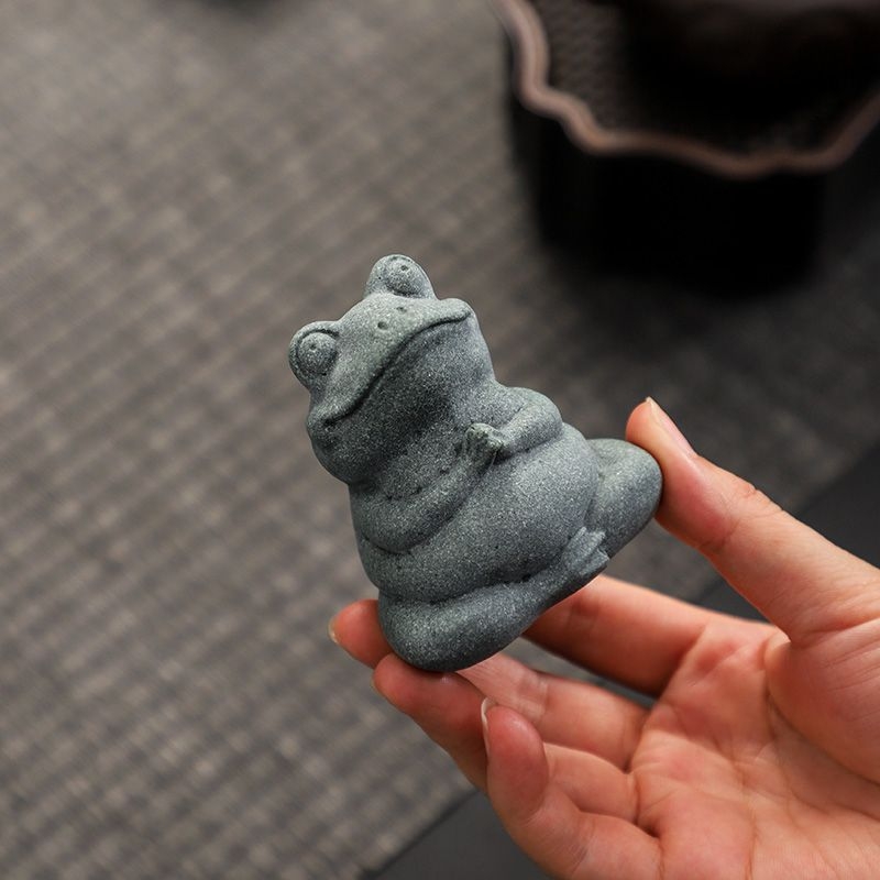 Kamena žaba Tea Pet dekoracija za vrt i akvarij – kineski stil, materijal kamen, polu ručna izrada