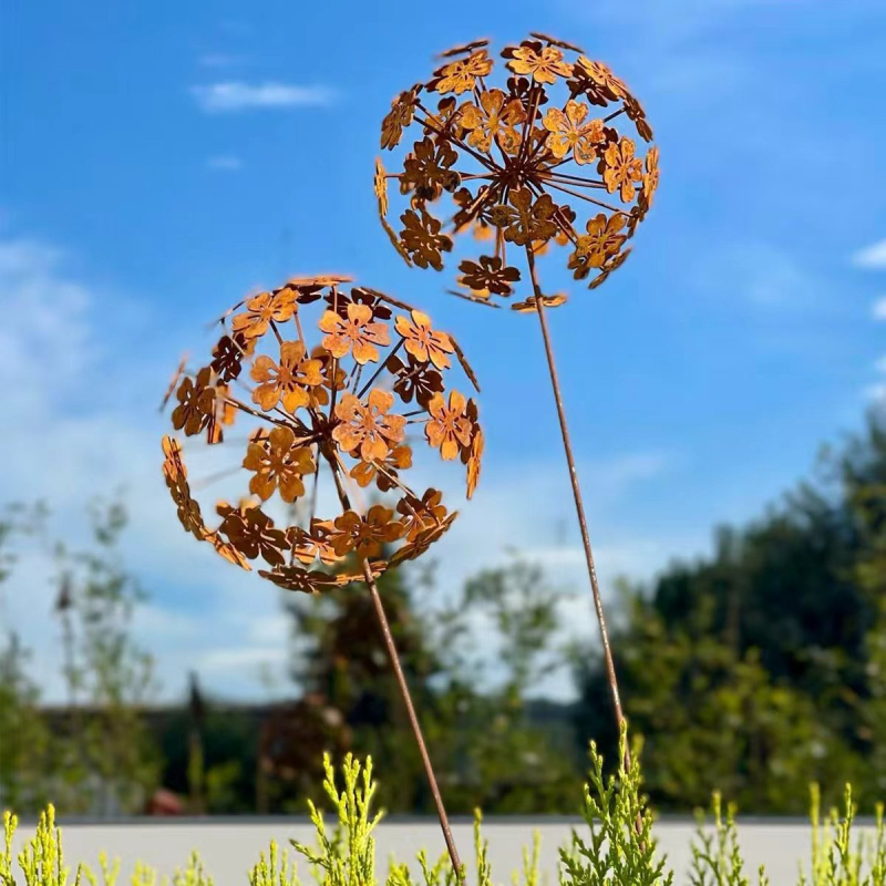 Vas kerti karó virágmotívummal, modern minimalista stílus, modell 12.13.3