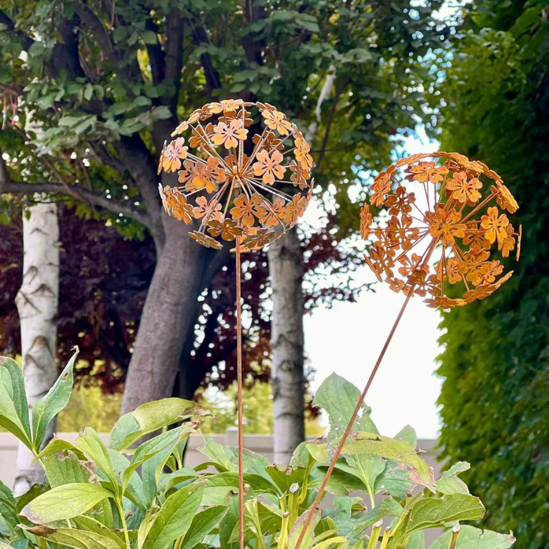 Vas kerti karó virágmotívummal, modern minimalista stílus, modell 12.13.3