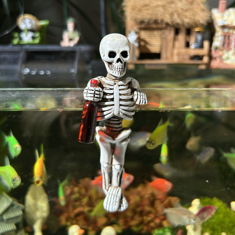 Halloween lubanja od smole – dekorativni ukras za vrt i dom